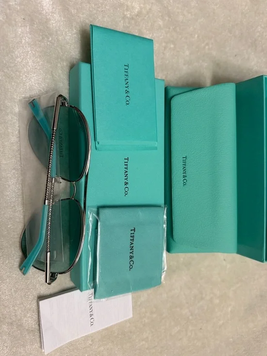 Tiffany & Co. signature robin's egg blue eyeglass case and box - Picture 4 of 5